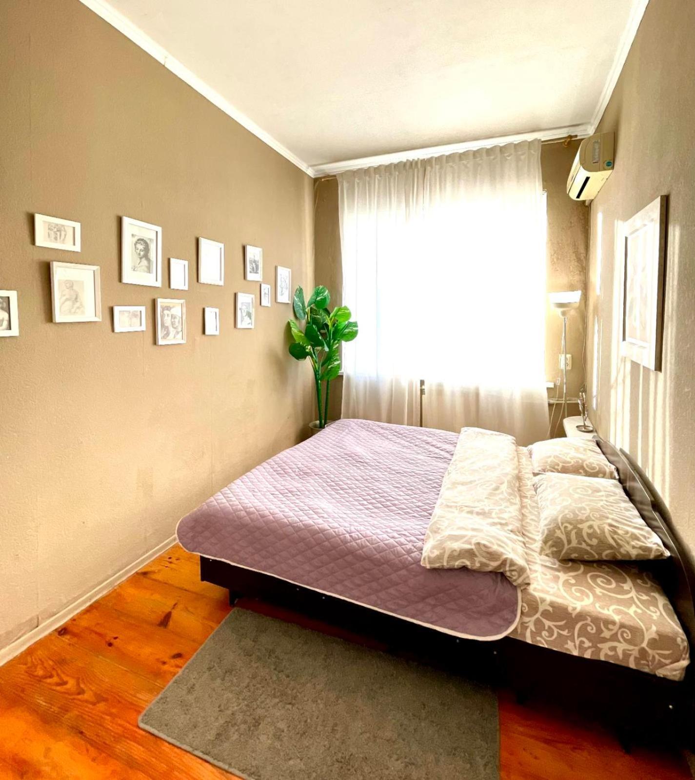 Apartments On Skovoroda Street Kharkiv Exterior photo